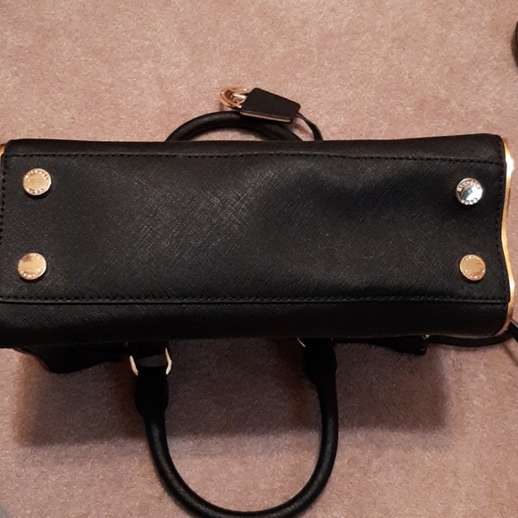 Black Michael Kors purse - Picture 5 of 8